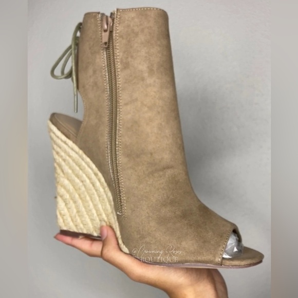 NWT Size 8.5 JustFab Taupe Suede Jacklin Peep Toe Open Heel Lace Up Wedge Sandal - Picture 2 of 10